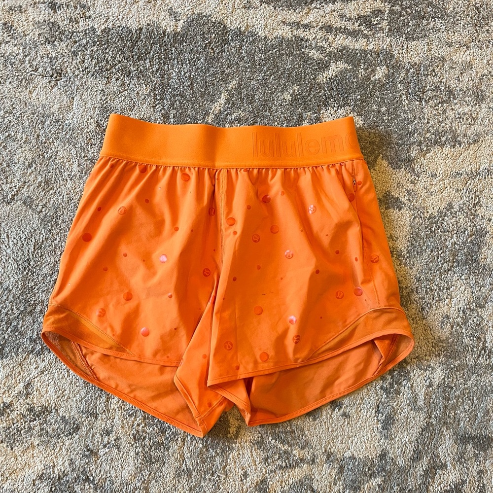 Lululemon hotty hot short 4’’